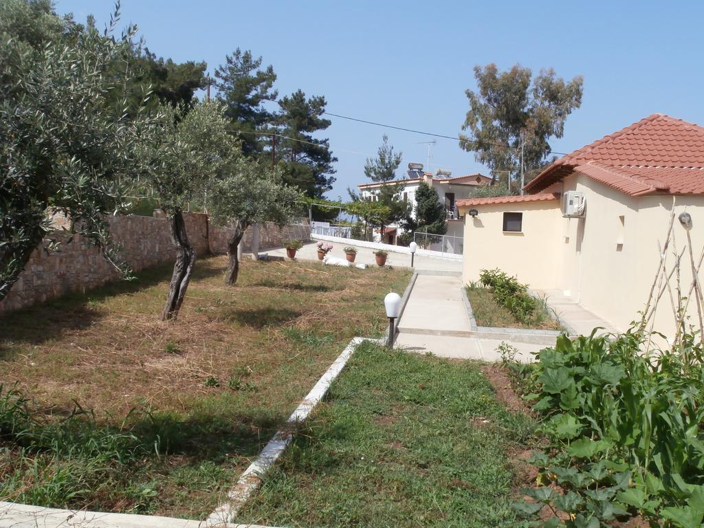 Villa Barouti Койнира Екстериор снимка