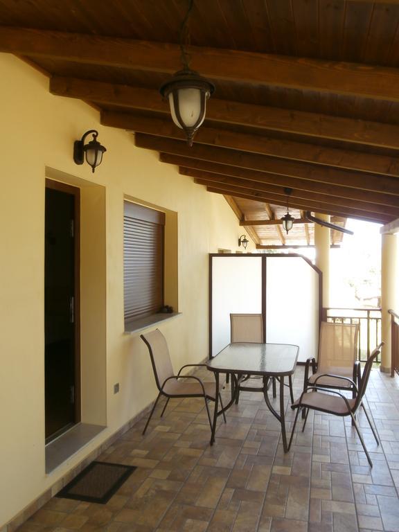 Villa Barouti Койнира Стая снимка